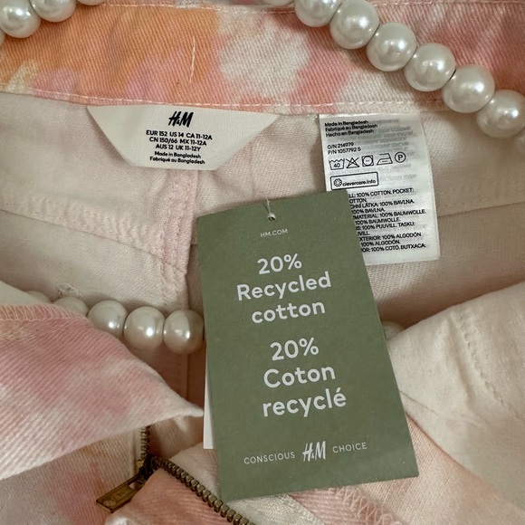 H&M| NWT Girls Tye-Dye Raw Hem Jeans - Picture 8 of 10